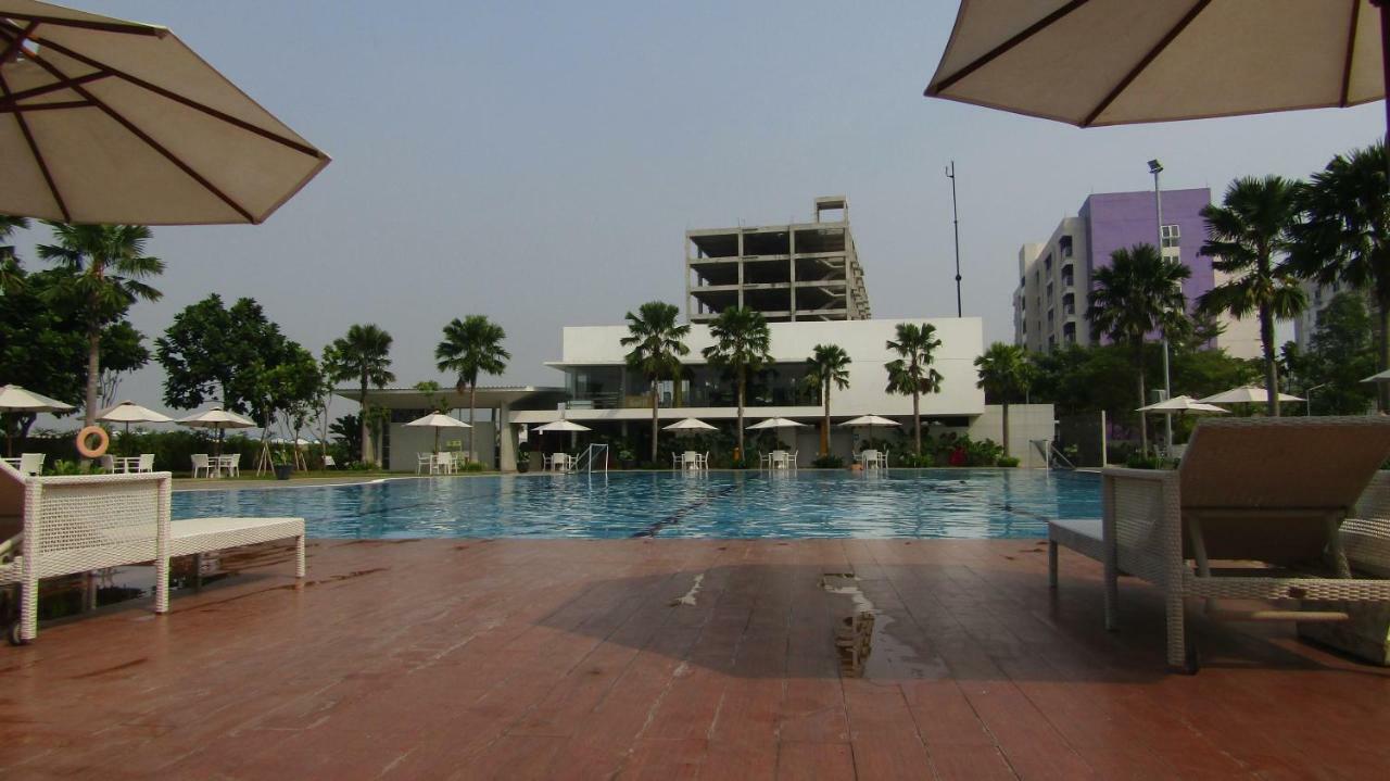 Swift Inn Aeropolis Airport Tangerang Exteriör bild
